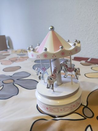 Caja de música carrusel bebé
