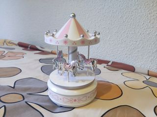 Caja de música carrusel bebé