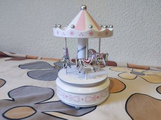 Caja de música carrusel bebé
