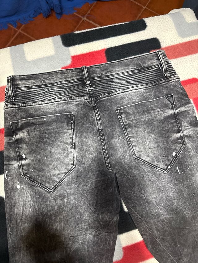 Vaqueros Antony Morato grises desgastados