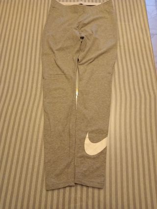 Mallas Nike grises con logo