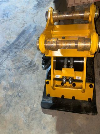 Bandeja compactadora para zanjas nueva a estrenar