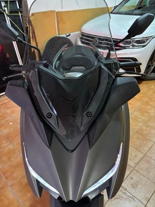 Yamaha XMAX TMAX 125