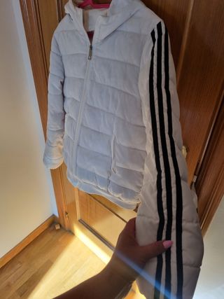 Cazadora Adidas blanca con rayas