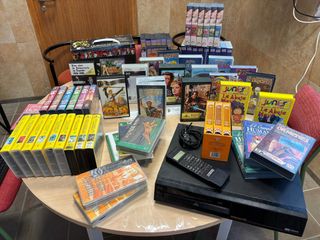 Reproductor VHS ITT Nokia + Lote Cintas