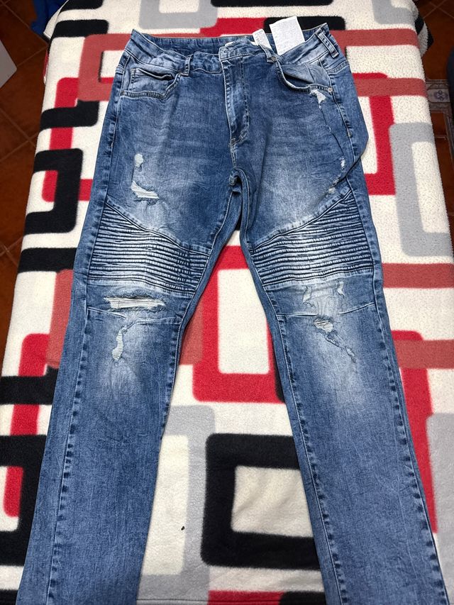 Vaqueros Zara desgastados