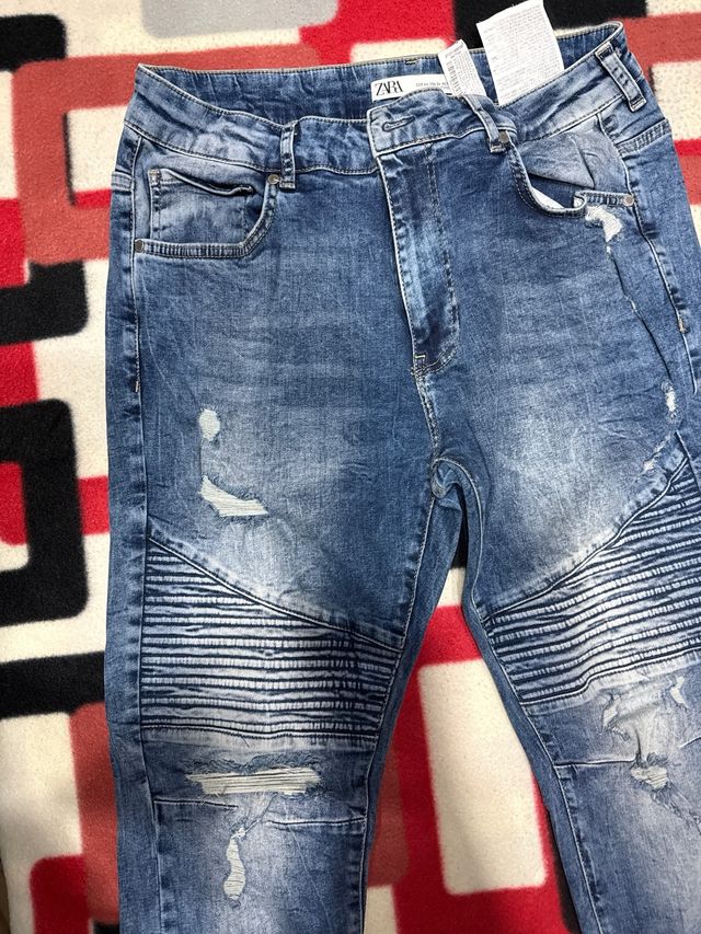 Vaqueros Zara desgastados