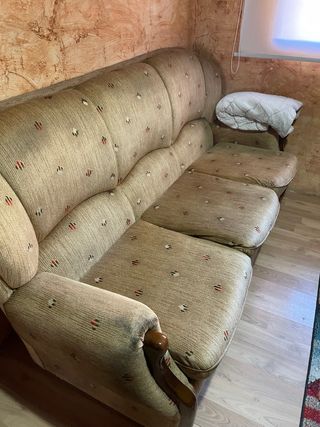 Sofá 3 plazas y sillón tela y madera