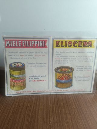 Vecchi volantini pubblicitari