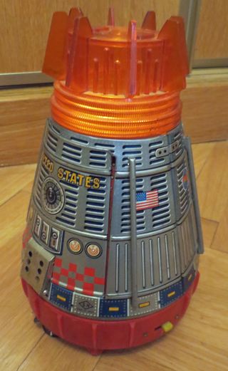 È HORIKAWA. CAPSULA SPAZIALE IN LATTA. VINTAGE