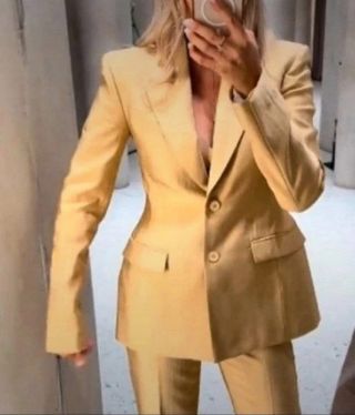 Blazer Zara Dorado Talla M