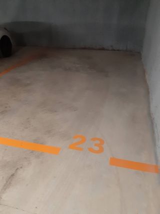 Plaza de garaje para coche y moto