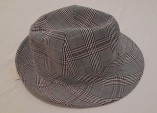 Sombrero tirolés cuadros gris y rojo