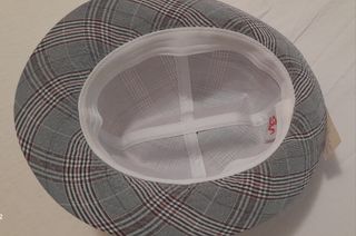 Sombrero tirolés cuadros gris y rojo