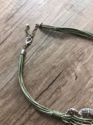 Collar flor grande