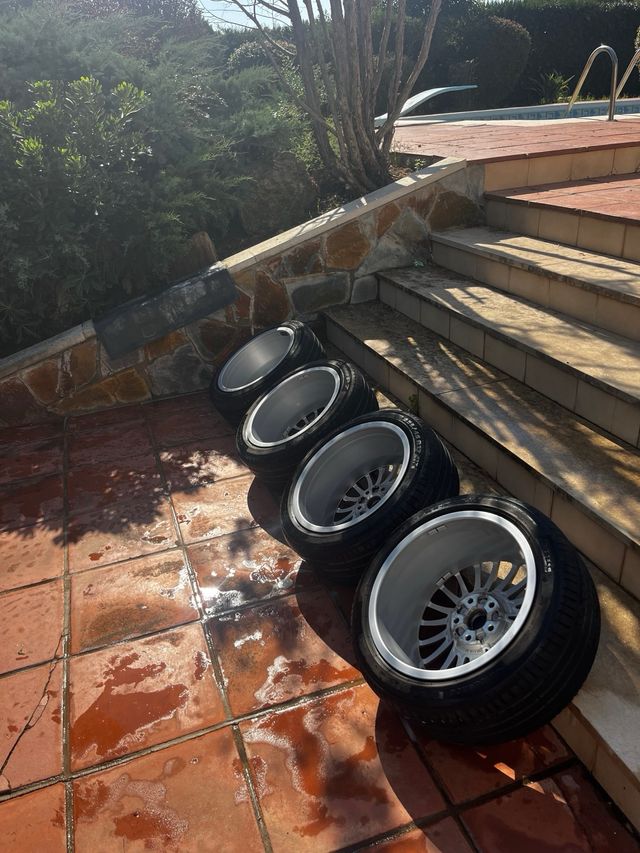 Llantas 17' Audi con Neumáticos