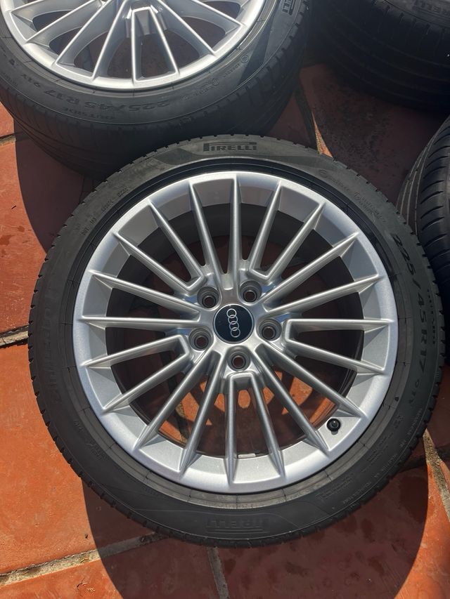 Llantas 17' Audi con Neumáticos