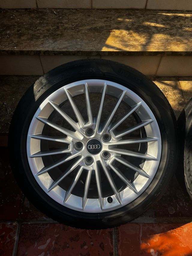 Llantas 17' Audi con Neumáticos