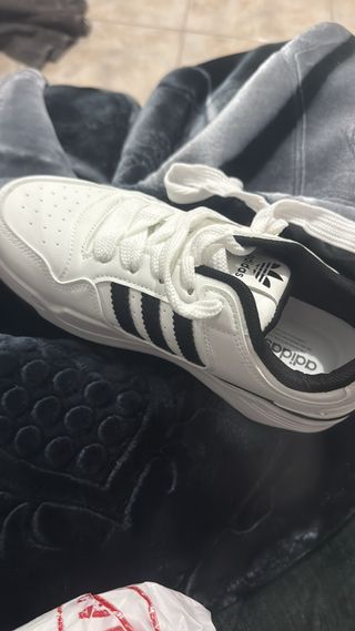 Adidas Zapatillas Blancas y Negras