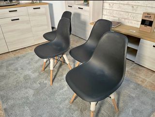 Set di 4 sedie nordiche grigie