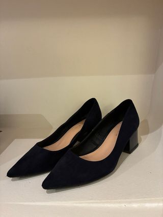 Zapatos de tacón Zara azul marino