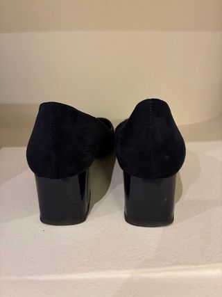 Zapatos de tacón Zara azul marino