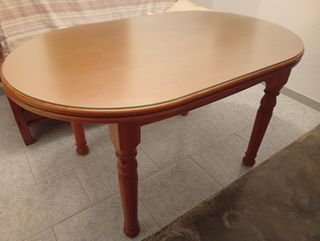 Mesa de madera con cristal protector,extensible 