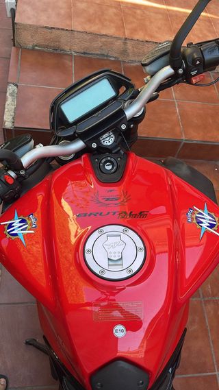 MV Agusta Brutale Rosso 800 (2021) 35mil km
