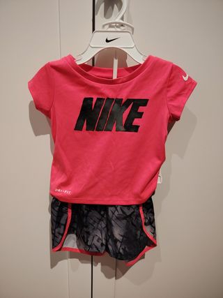 4 Conjuntos deportivos niña Nike, talla 2-3 años