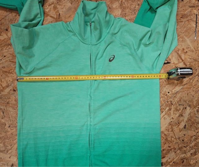 Chaqueta deportiva Asics verde degradado