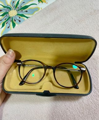 Gafas de pasta marrones