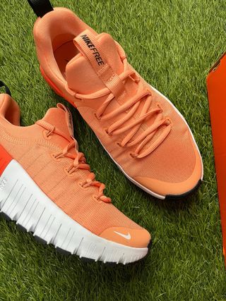 Nike Free Metcon 6 / Naranja - Blanco
