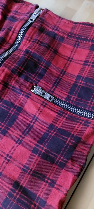 Minifalda escocesa con cremalleras