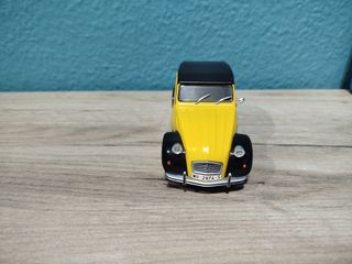 Citroen 2cv charlestón(1:24)