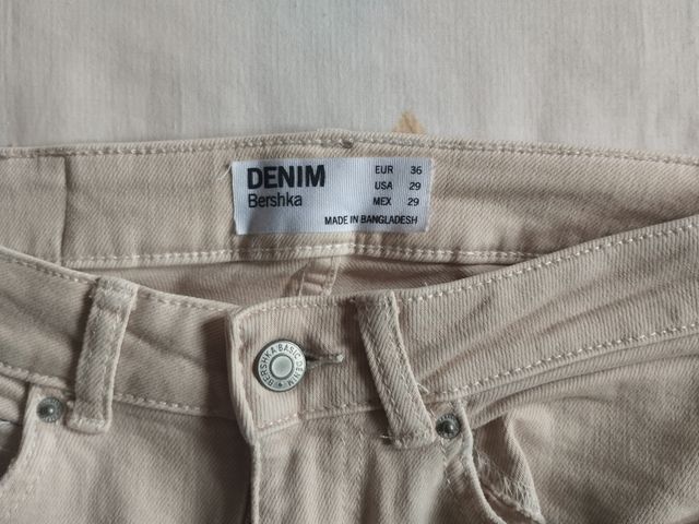 Pantalón vaquero Bershka beige Talla 36