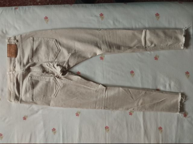 Pantalón vaquero Bershka beige Talla 36