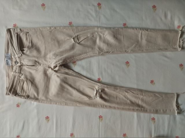 Pantalón vaquero Bershka beige Talla 36