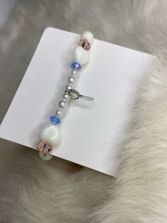 Pulseras y collar pendientes.todo personalizadas