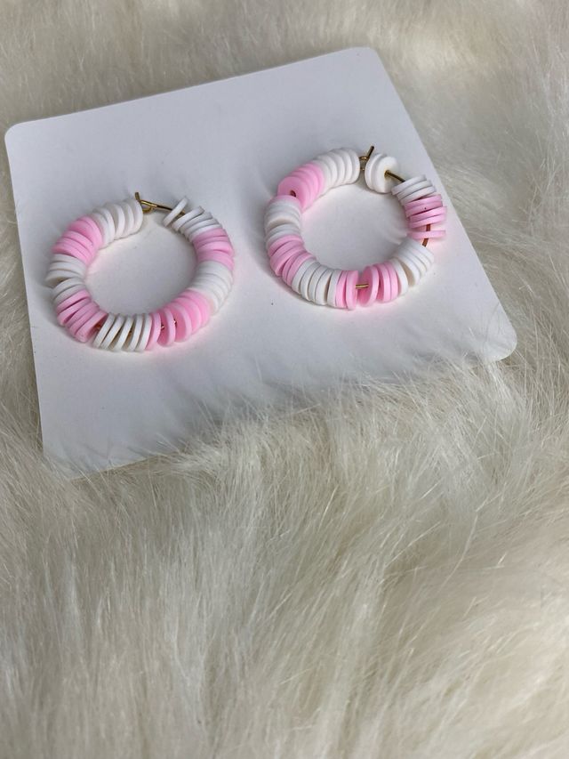 Pulseras y collar pendientes.todo personalizadas