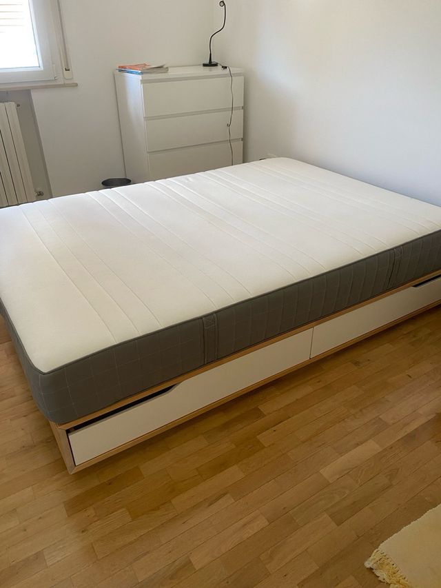 Letto matrimoniale Ikea Mandal 140x200 + materasso