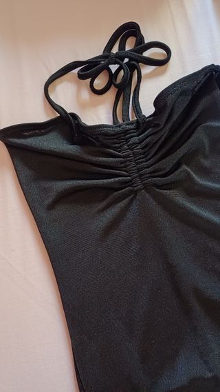 Body negro palabra honor con fruncido