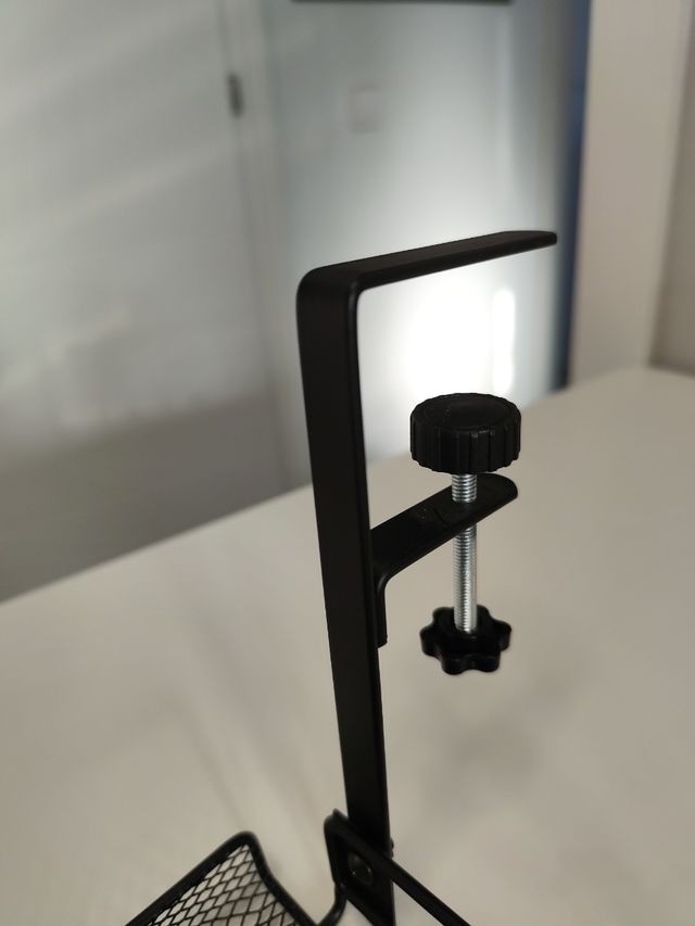 Soporte para regleta de enchufes escritorio negro