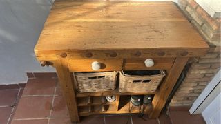 Mueble vintage madera maciza con cestas