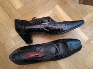 Zapatos tacón piel cocodrilo Talla 42