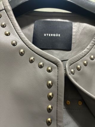 Abrigo Uterque gris tachuelas nuevo