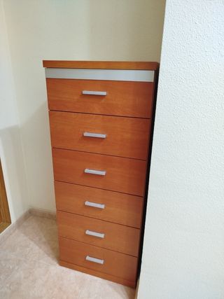 Cómoda de madera con 6 cajones