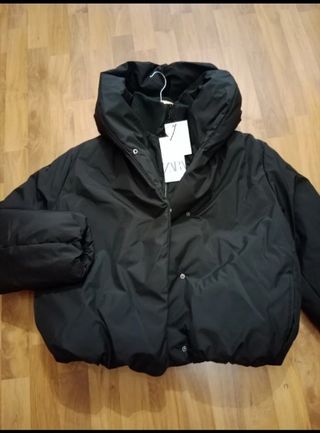 Cazadora Zara acolchada negra