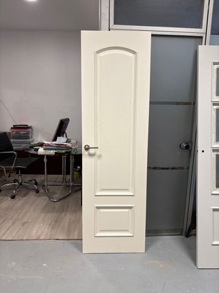 Puerta blanca 206x61