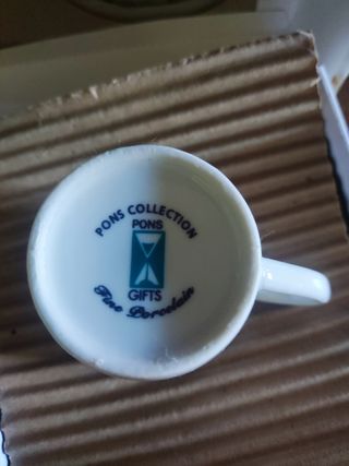Juego de café de porcelana con diseño