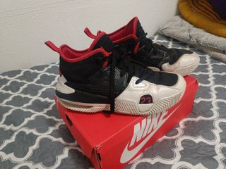 Zapatillas Nike Jordan Negras y Blancas
